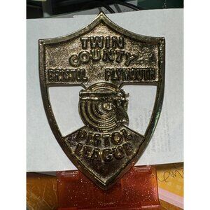 Badge / Trophy Twin County Bristol Plymouth Pistol League Metal Gold in color